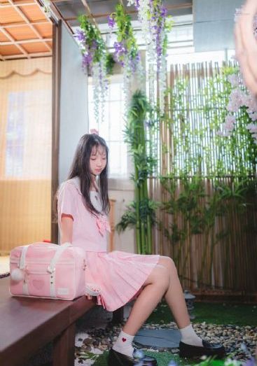 美女沙龙_高清在线观看视频